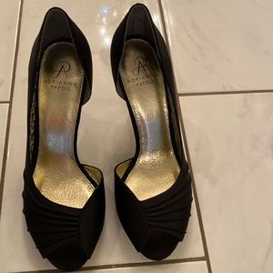 Adrianna Papell Black Satin Classic size 10